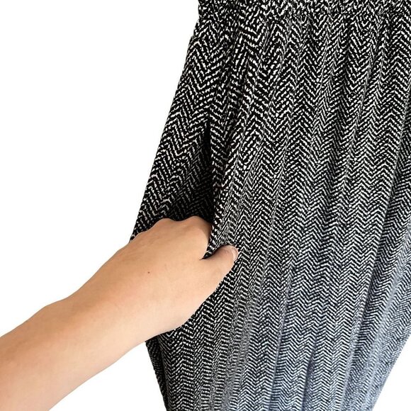 Vince Camuto black and white geometric design jumpsuit long pants sleeveless - Picture 3 of 6